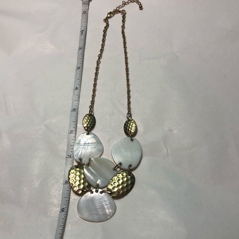 Avon Necklace - Picture 4 of 4